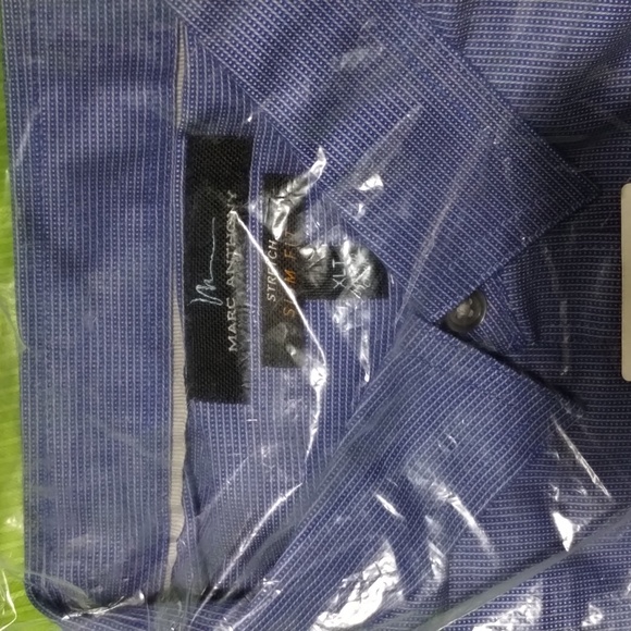 NWT Men's Shirt - Picture 2 of 5